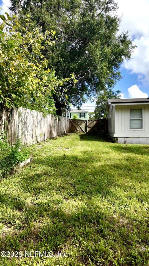 8326 Galveston Avenue, Jacksonville FL - photo 8 of 12
