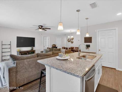 8352 Hewitt Street, Jacksonville FL - photo 13 of 19