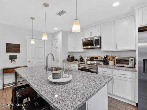 8352 Hewitt Street, Jacksonville FL - photo 12 of 19