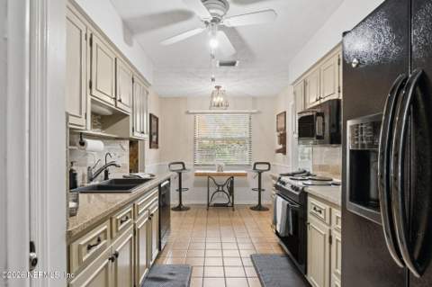 5495 Forrest Drive, Orange Park FL - photo 8 of 38