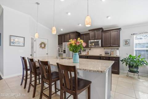 5175 Clapboard Creek Drive, Jacksonville FL - photo 12 of 47