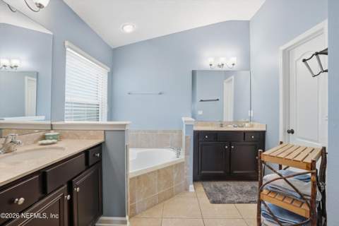 5175 Clapboard Creek Drive, Jacksonville FL - photo 18 of 47