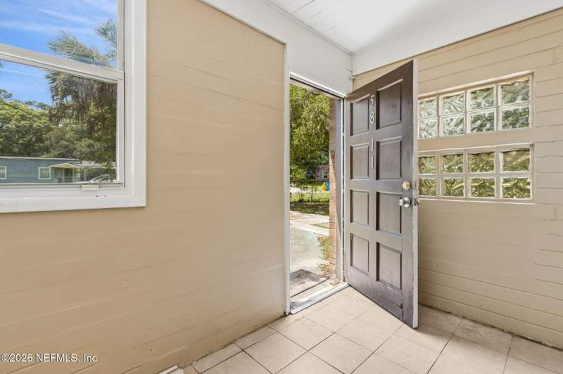 3 bedroom Single Family Residence at 5811 Hollyhock Road, Magnolia Gardens, Jacksonville — photo 4