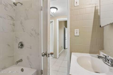 5811 Hollyhock Road, Jacksonville FL - photo 17 of 24