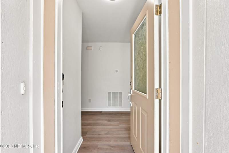 3 bedroom Single Family Residence at 2400 Townsquare Drive, Hidden Valley, Jacksonville — photo 4