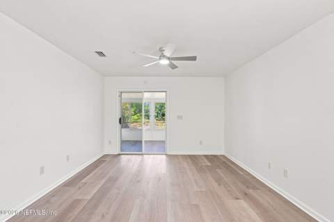2400 Townsquare Drive, Jacksonville FL - photo 9 of 33