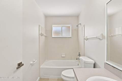 2400 Townsquare Drive, Jacksonville FL - photo 23 of 33