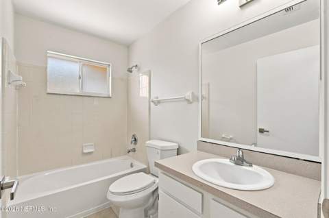 2400 Townsquare Drive, Jacksonville FL - photo 22 of 33