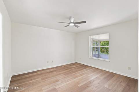 2400 Townsquare Drive, Jacksonville FL - photo 14 of 33