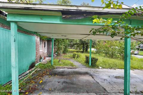 4915 Chivalry Drive, Jacksonville FL - photo 8 of 45