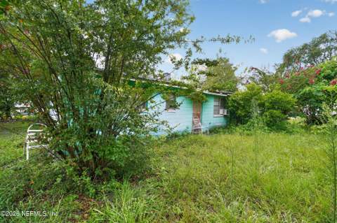 4915 Chivalry Drive, Jacksonville FL - photo 13 of 45