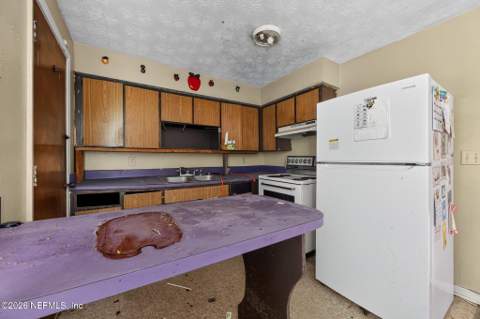 4915 Chivalry Drive, Jacksonville FL - photo 24 of 45