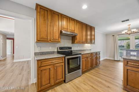 4528 Bay Harbour Drive, Jacksonville FL - photo 18 of 45