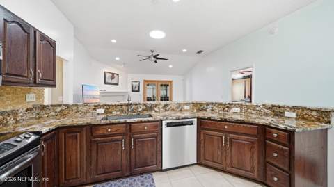 1230 Summit Oaks Drive, Jacksonville FL - photo 11 of 50