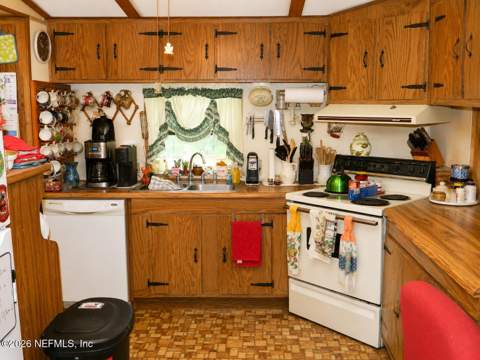 102 Goldenrod Lane, Palatka FL - photo 7 of 31