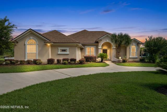2328 HOLLY Lane