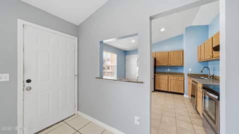 12737 Serenade Circle, Jacksonville FL - photo 8 of 57