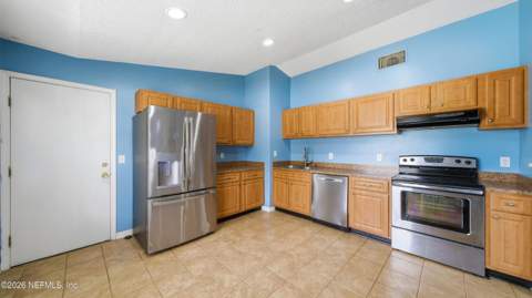 12737 Serenade Circle, Jacksonville FL - photo 9 of 57
