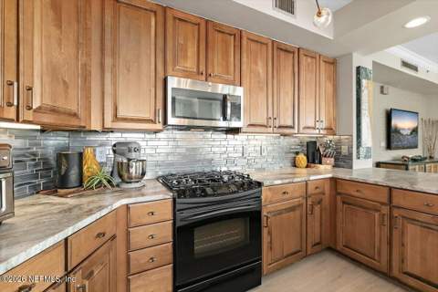 116 19th Avenue #203, Jacksonville Beach FL - photo 13 of 37