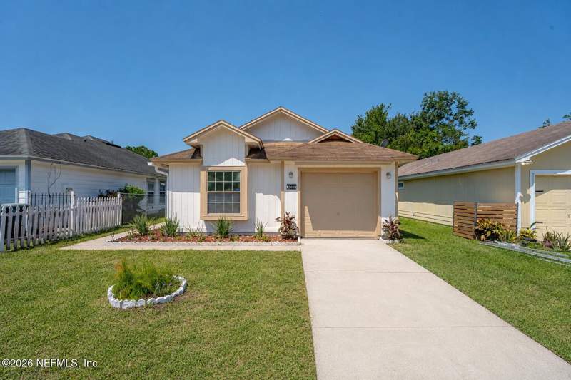 3 bedroom Single Family Residence at 2400 Townsquare Drive, Hidden Valley, Jacksonville — photo 2