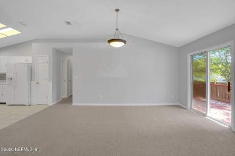 11201 Mikris Drive, Jacksonville FL - photo 12 of 32