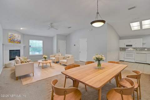 11201 Mikris Drive, Jacksonville FL - photo 10 of 32