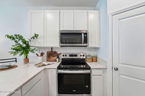 7636 Commander Lane, Jacksonville FL - photo 10 of 27