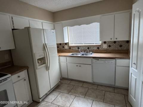 11563 N Dunes Way Drive, Jacksonville FL - photo 6 of 18