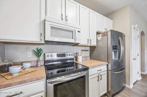5260 Collins Road #704, Jacksonville FL - photo 10 of 35