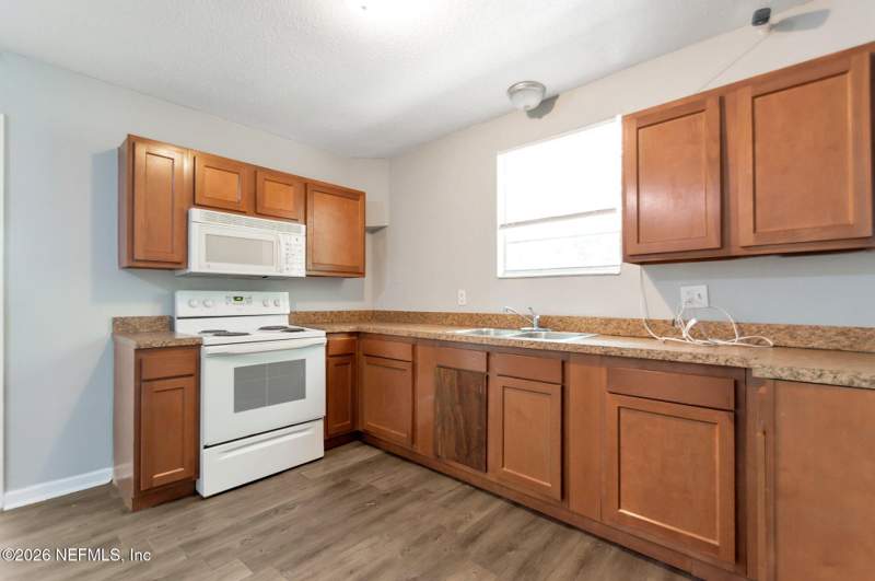 3 bedroom Single Family Residence at 3362 Lowell Avenue, Harveys Addition, Jacksonville — photo 2