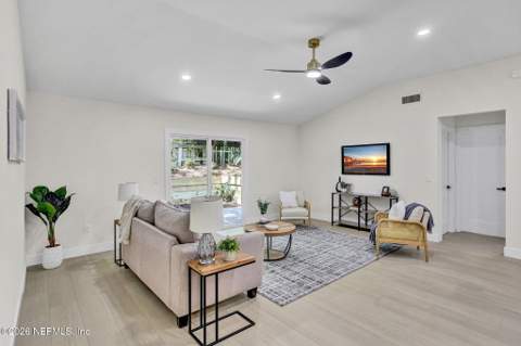 12166 Hidden Hills Drive, Jacksonville FL - photo 14 of 39
