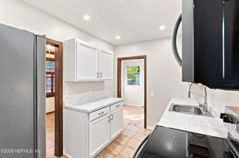 9061 Harrison Avenue, Jacksonville FL - photo 13 of 27