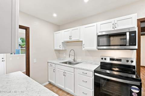 9061 Harrison Avenue, Jacksonville FL - photo 14 of 27