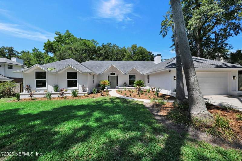 3 bedroom Single Family Residence at 12844 Plummer Grant Road, Hoods, Jacksonville — photo 2