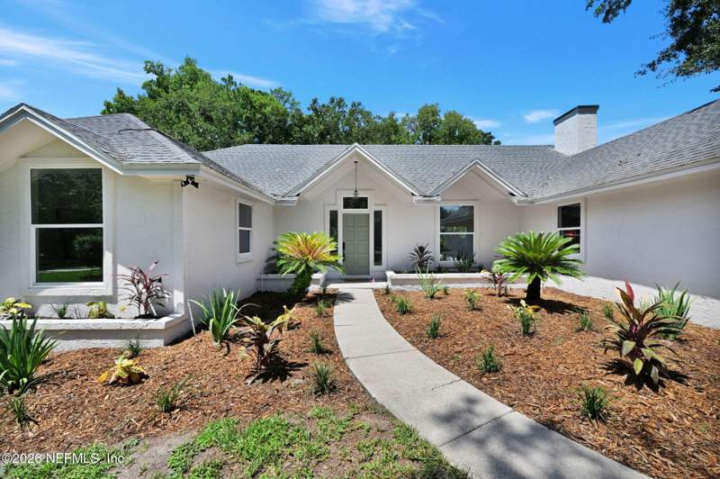 3 bedroom Single Family Residence at 12844 Plummer Grant Road, Hoods, Jacksonville — photo 5