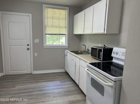 1084 Rhonda Road, Jacksonville FL - photo 6 of 15