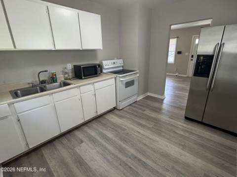 1084 Rhonda Road, Jacksonville FL - photo 7 of 15