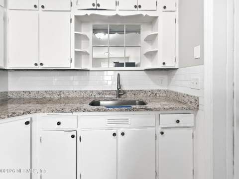 5359 Lexington Avenue, Jacksonville FL - photo 16 of 34