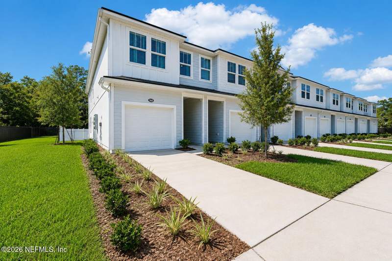 4 bedroom Townhouse at 7657 Commander Lane, Deer Creek, Jacksonville — photo 3