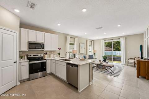7657 Commander Lane, Jacksonville FL - photo 14 of 29