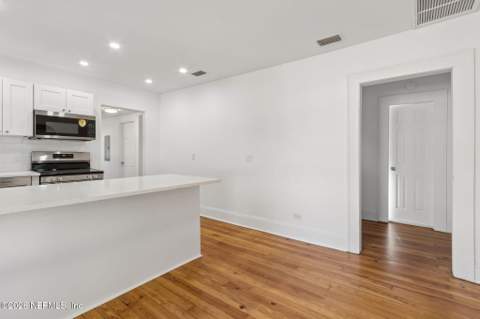 4443 Melrose Avenue, Jacksonville FL - photo 15 of 40