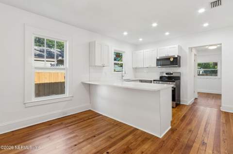 4443 Melrose Avenue, Jacksonville FL - photo 18 of 40