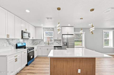 255 W 66th Street, Jacksonville FL - photo 14 of 40