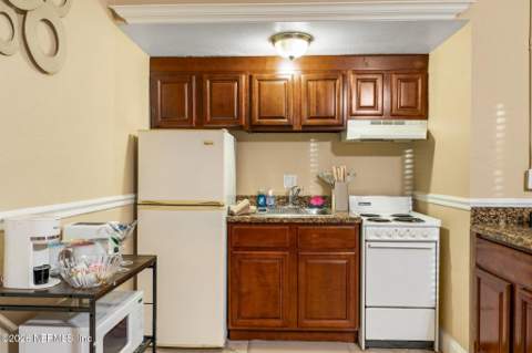 311 W Ashley Street #610, Jacksonville FL - photo 7 of 18