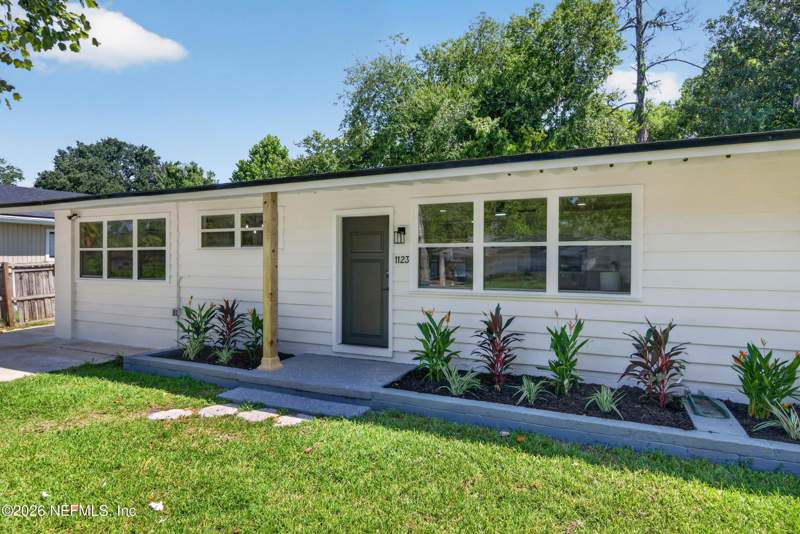 4 bedroom Single Family Residence at 1123 Ovington Road, Glynlea Park, Jacksonville — photo 2