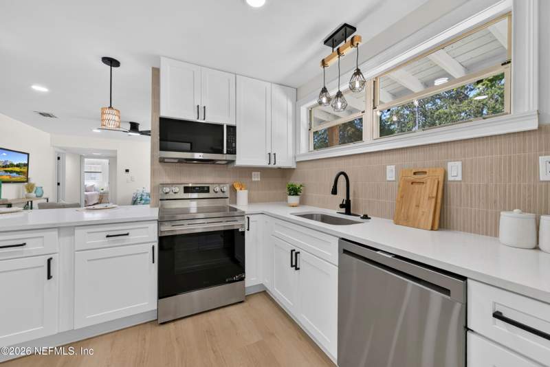 4 bedroom Single Family Residence at 1123 Ovington Road, Glynlea Park, Jacksonville — photo 5