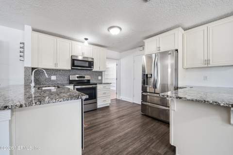 8545 Old Kings Road, Jacksonville FL - photo 7 of 38