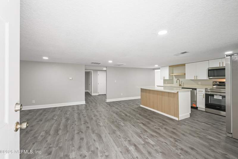 3 bedroom Single Family Residence at 5545 Chenango Boulevard, Edgewood, Jacksonville — photo 3