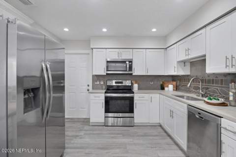 1625 Ashmore Green Drive, Jacksonville FL - photo 16 of 41