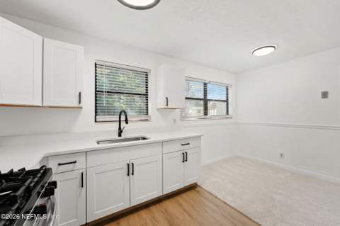 9239 Castle Boulevard, Jacksonville FL - photo 10 of 22